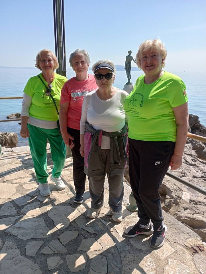 Čakovečki umirovljenici koracima zdravlja prošli kroz Opatij Čakovečki umirovljenici koracima zdravlja prošli kroz Opatiju