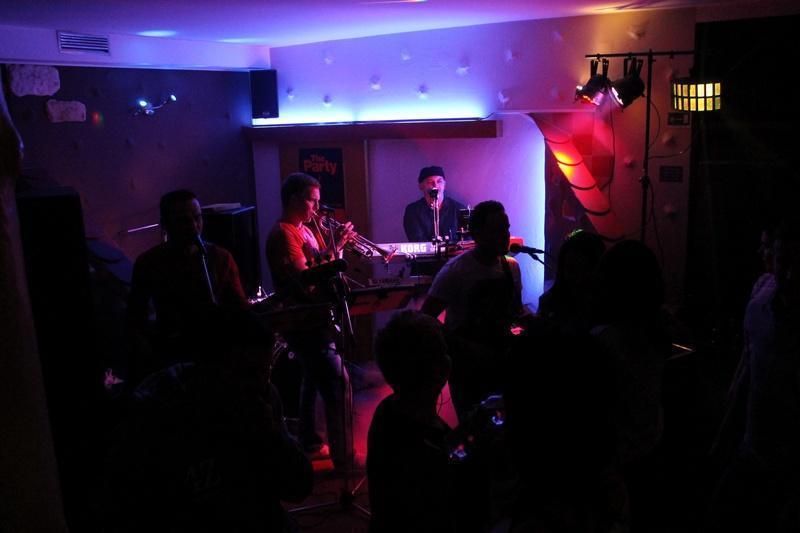 slika0018 Insomnia (Petak i subota, 22. i 23.2.2013 – Gloria Band)