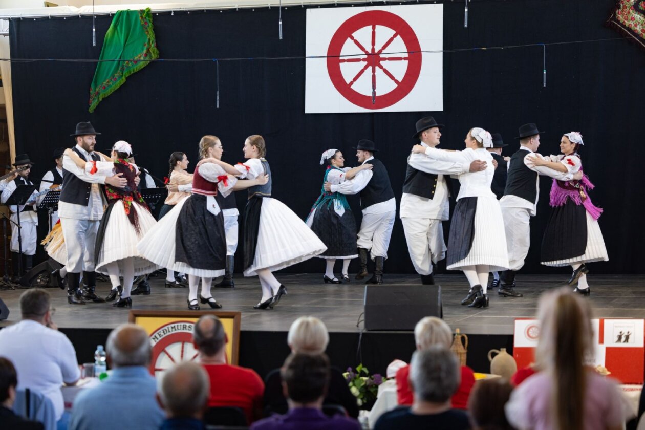 smotra folklora donja dubrava