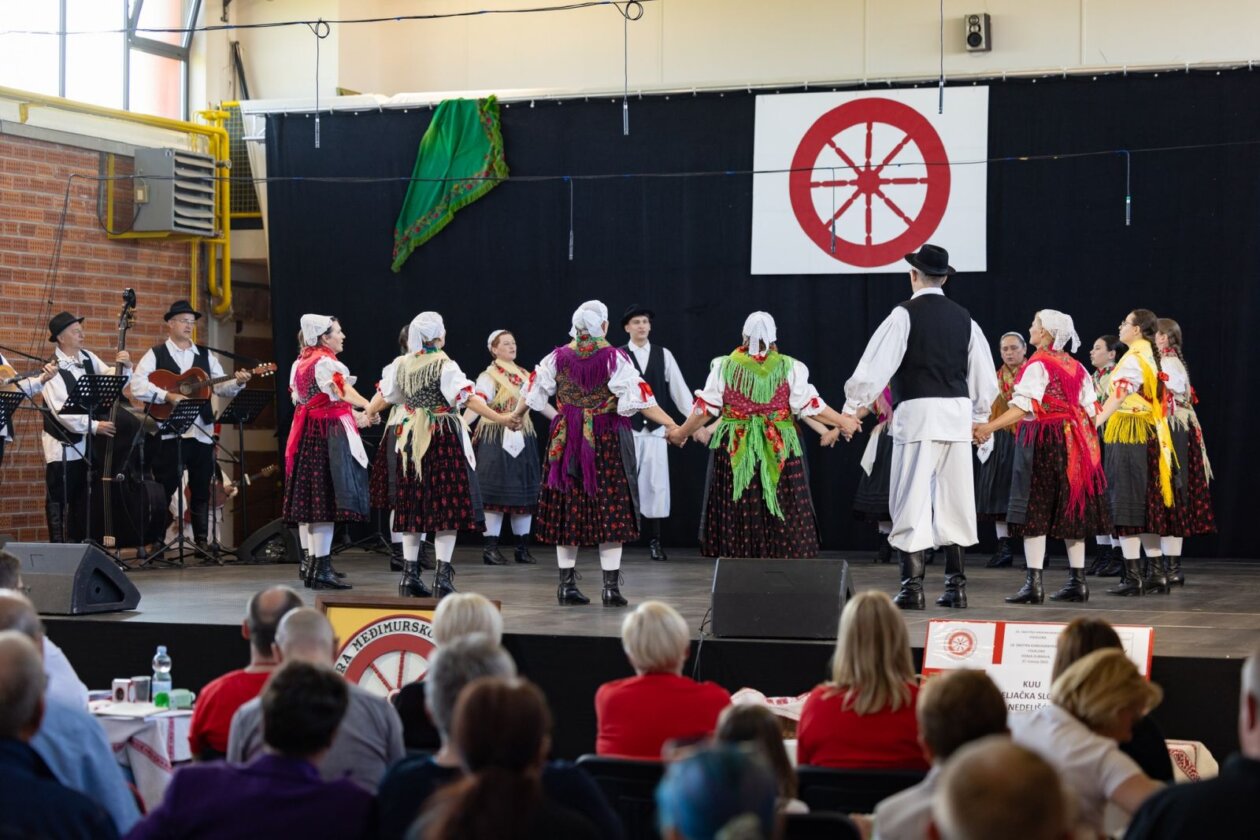 smotra folklora donja dubrava