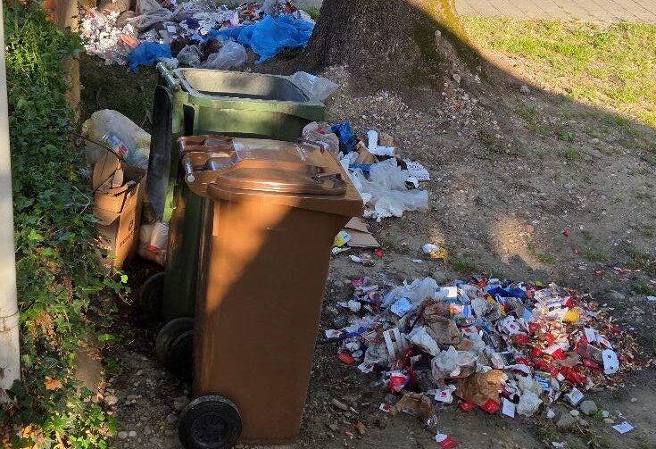 vandali kanta za smeće