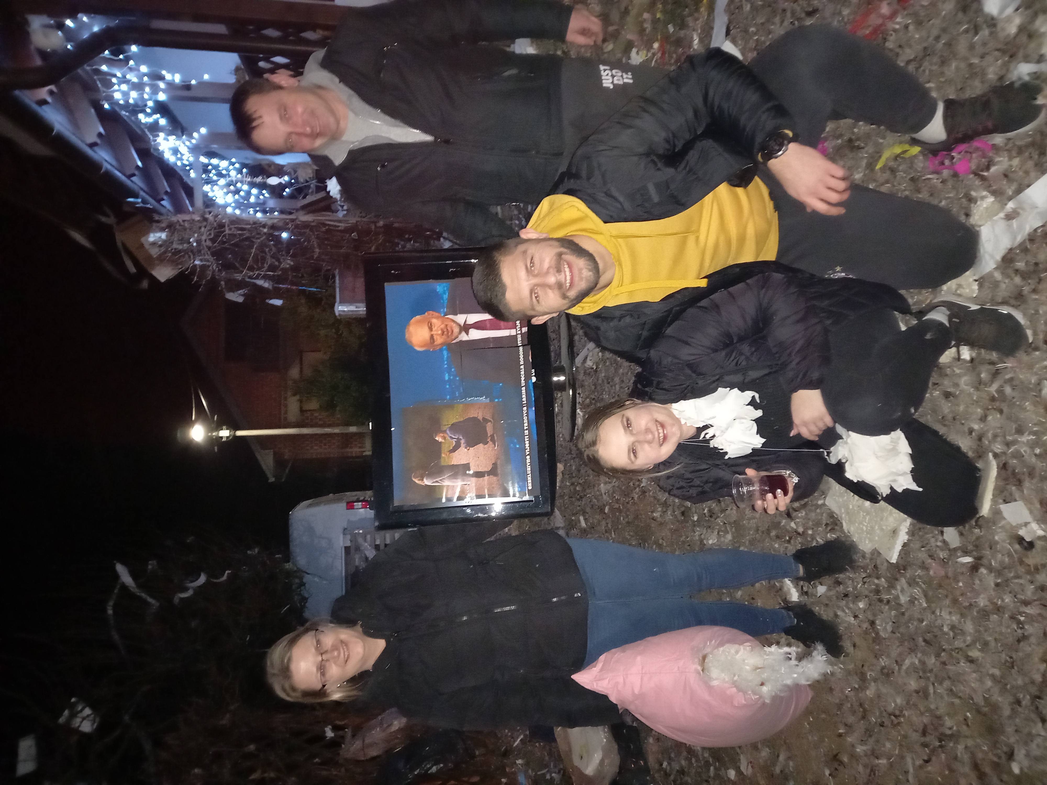 POTEPANJE Žene se Danijel Košak i Larisa Vizinger iz Trnovca