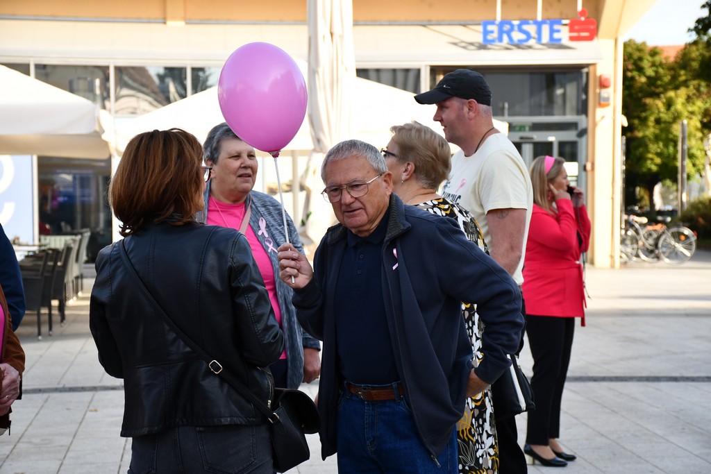 DAN RUŽIČASTE VRPCE Subotnje prijepodne u središtu Čakovca obasjano ružičastim tonovima