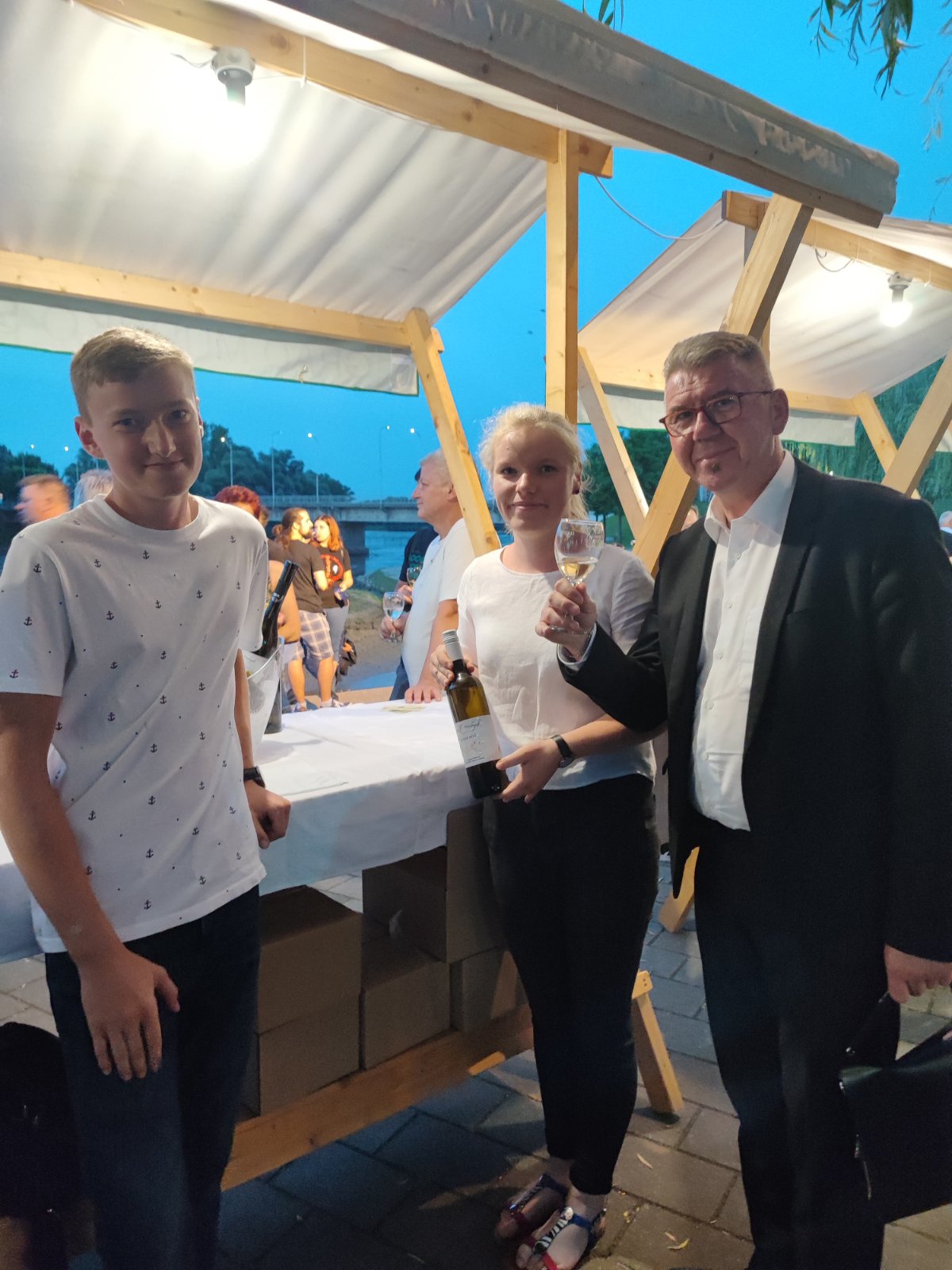 MURSKO SREDIŠĆE Posjetitelji su uživali na Željku Bebeku i Murskom wine festu