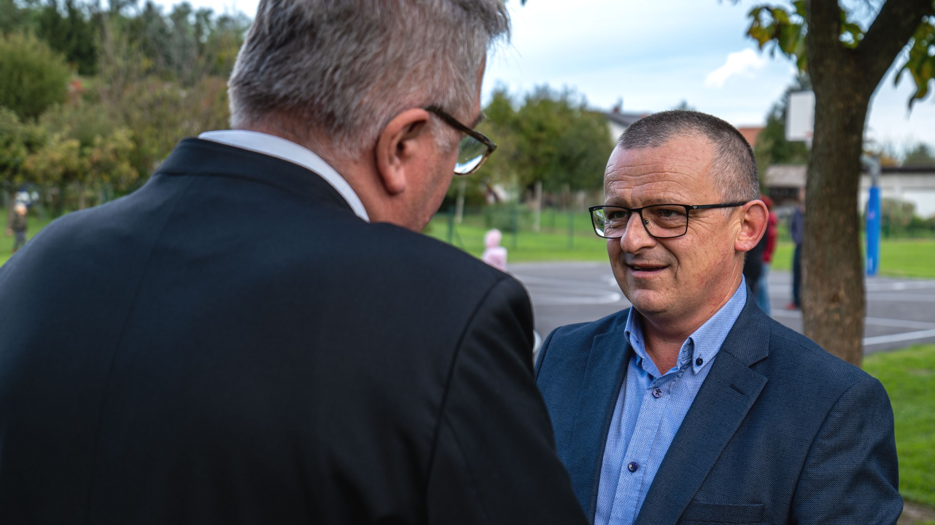 Župan Posavec i načelnik Meglić svečano otvorili obnovljeno košarkaško igralište u Šenkovcu Župan Posavec i načelnik Meglić svečano otvorili obnovljeno košarkaško igralište u Šenkovcu