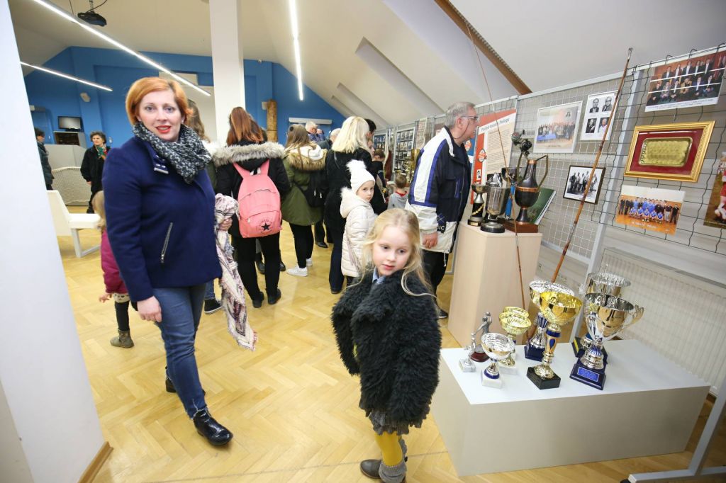 2739901410214090652277288107176