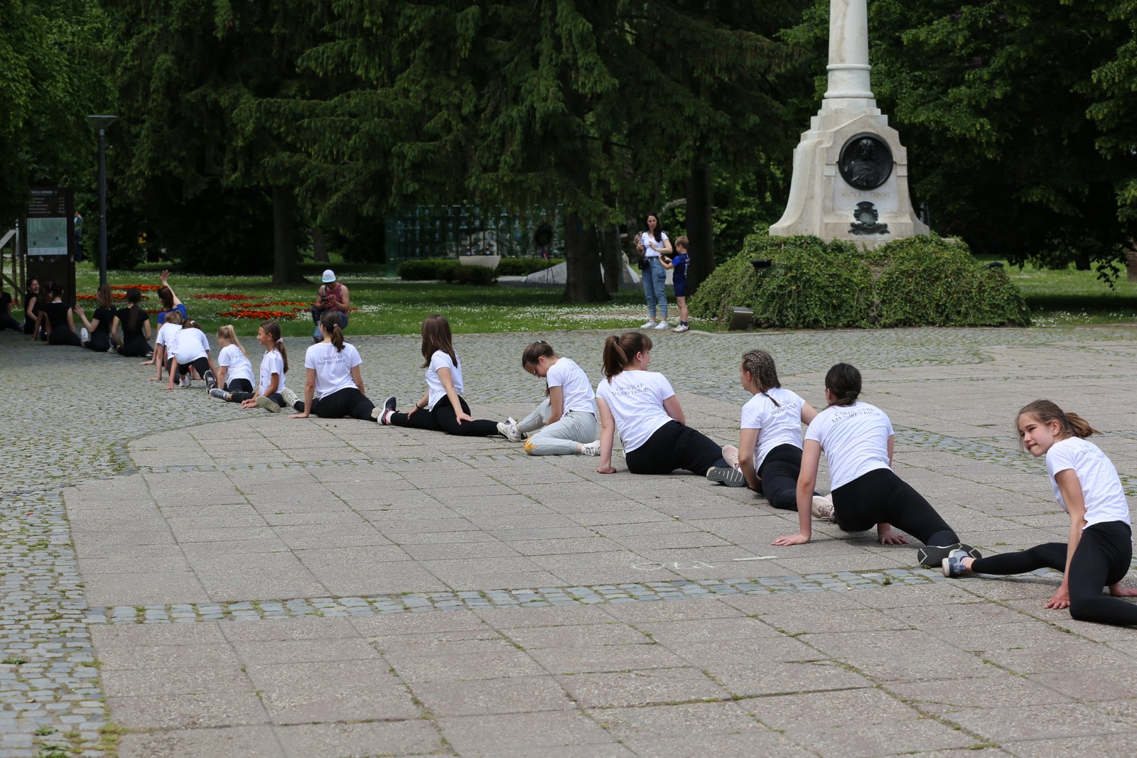 BRAVO! 356 Međimuraca i Međimurki zajedničkim je snagama napravilo više od 600 metara dugu špagu BRAVO! 356 Međimuraca i Međimurki zajedničkim je snagama napravilo više od 600 metara dugu špagu