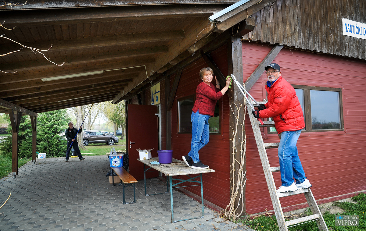 Vrijedne ruke Labudova obilježile Dan planeta Zemlje