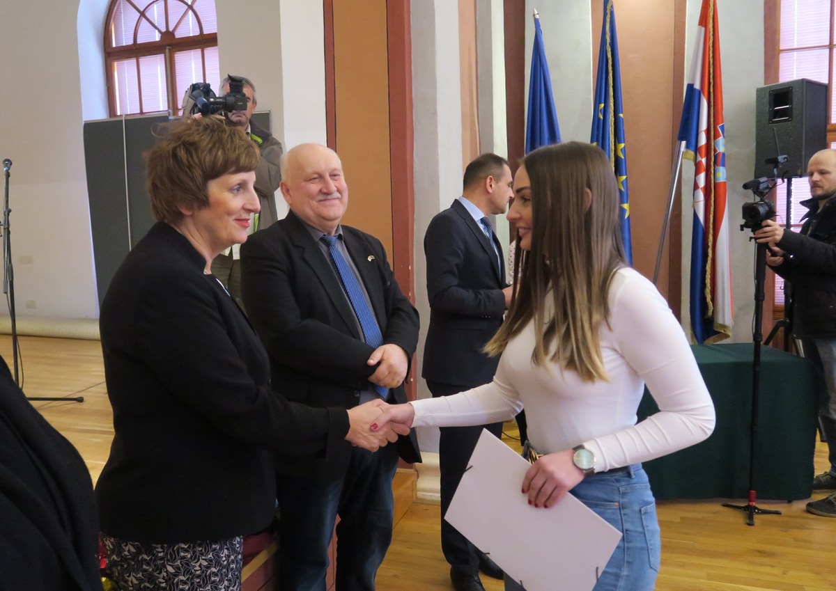 U zgradi Scheier u Čakovcu dodijeljene učeničke stipendije djeci hrvatskih branitelja