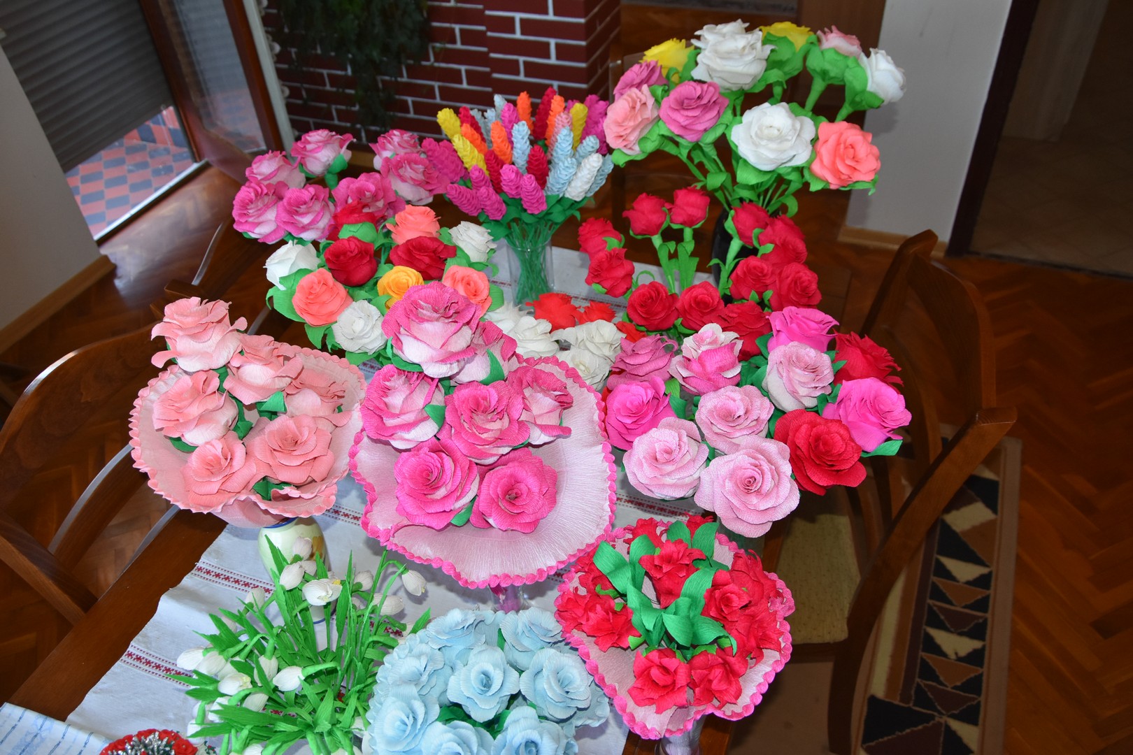 ČUVARICA SVATOVSKIH CIMERA Ljubičino proljeće od papira