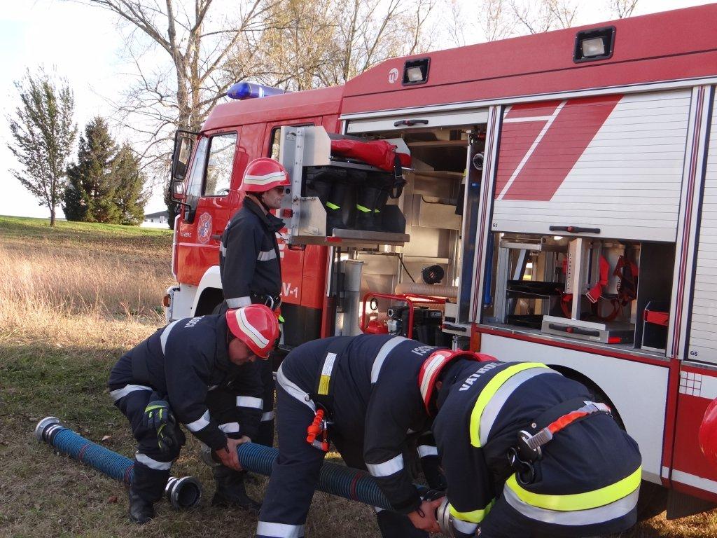 Vatrogasna vježba na obali Mičigen jezera