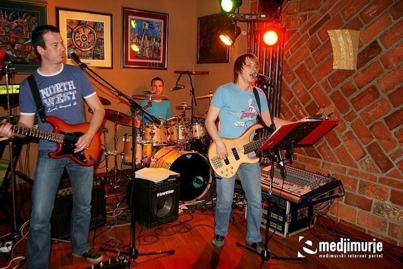 slika0002 Arcus (Subota, 14.4.2012) slika0002 Arcus (Subota, 14.4.2012)