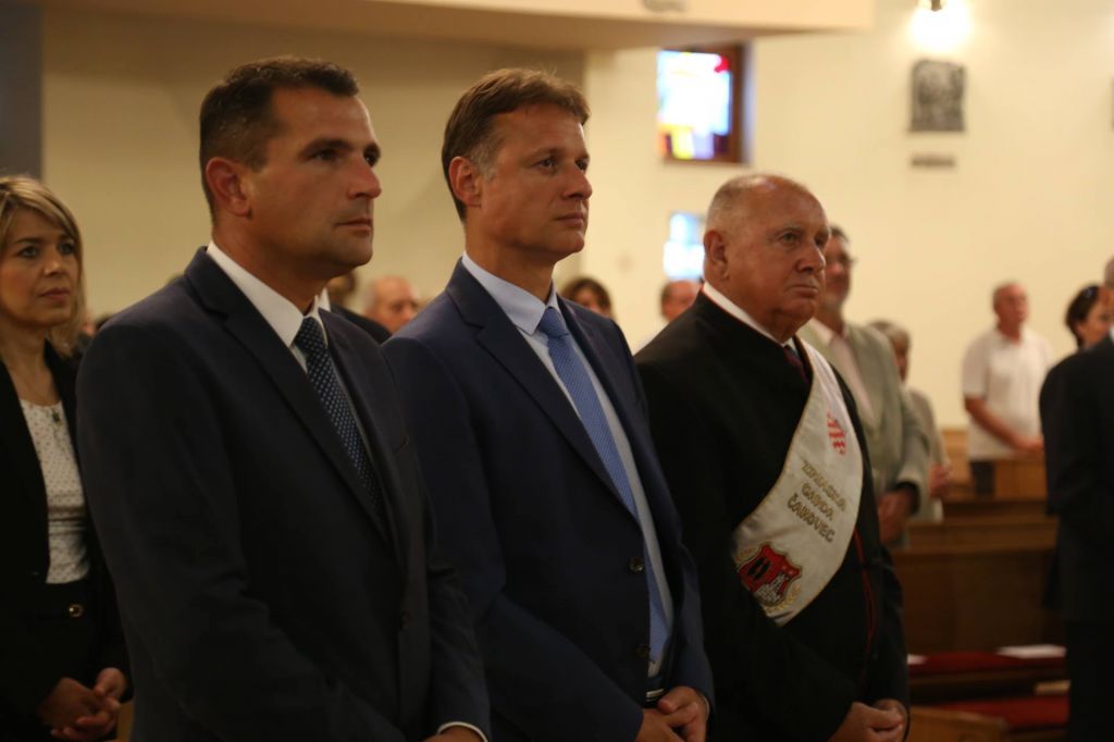 2153401910212942456013099133728