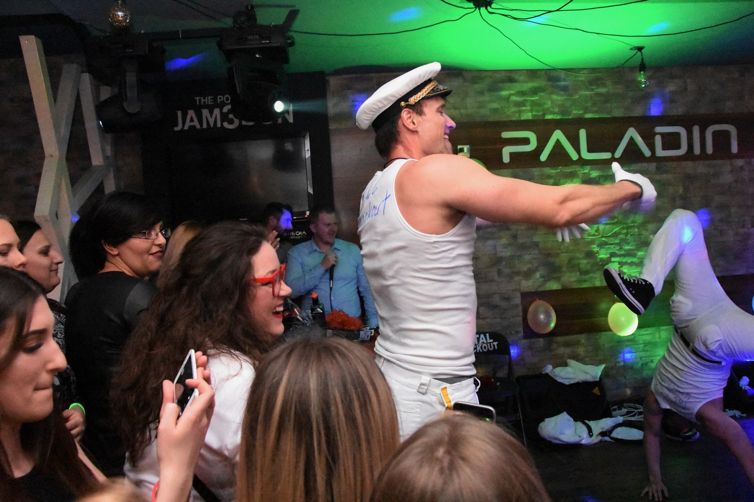 Nastup erotskih plesača u čakovečkom Paladinu