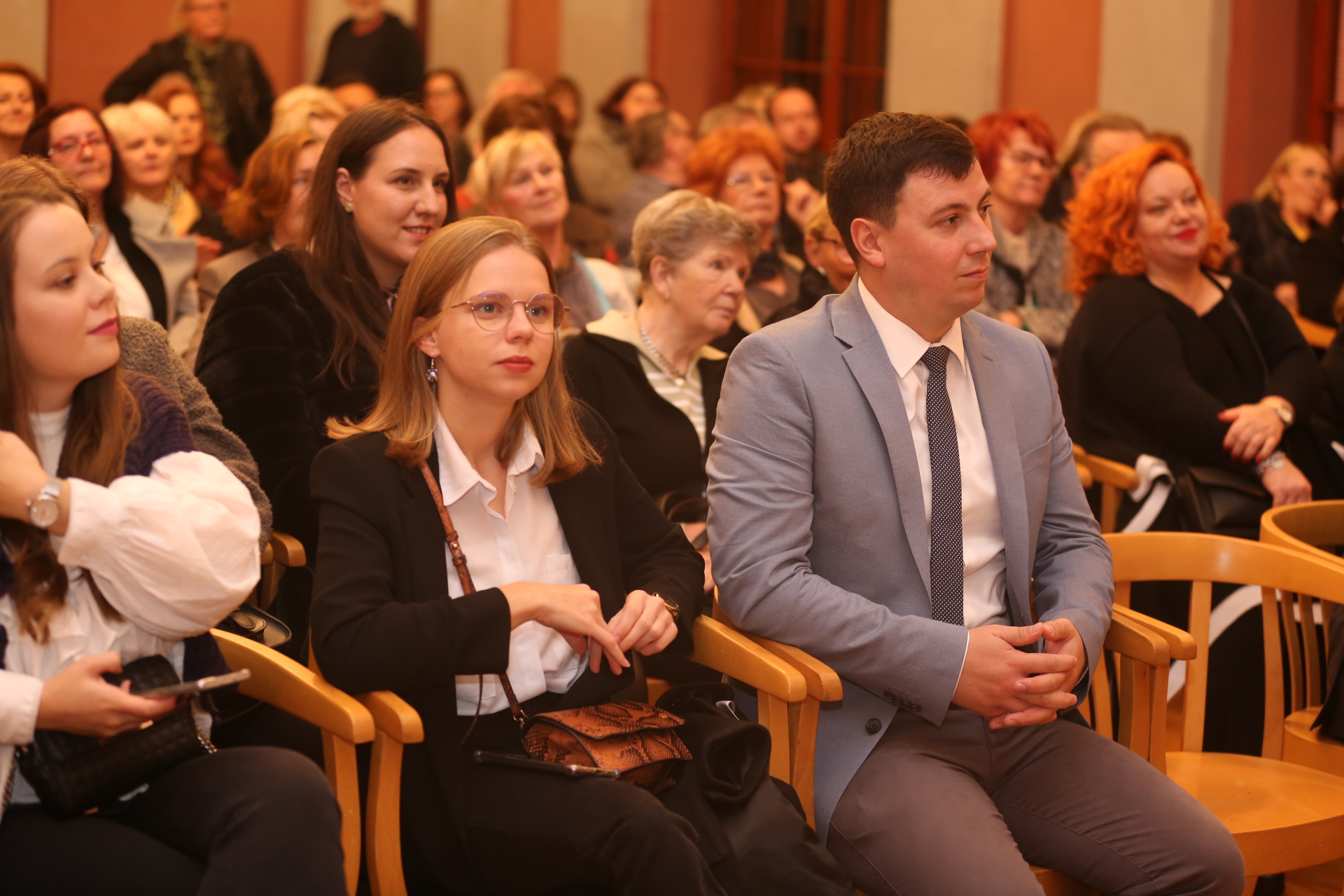 FOTO Predstavljena zbirka pjesama Magdalene Vlah – Hranjec ‘Z maminoga krila’