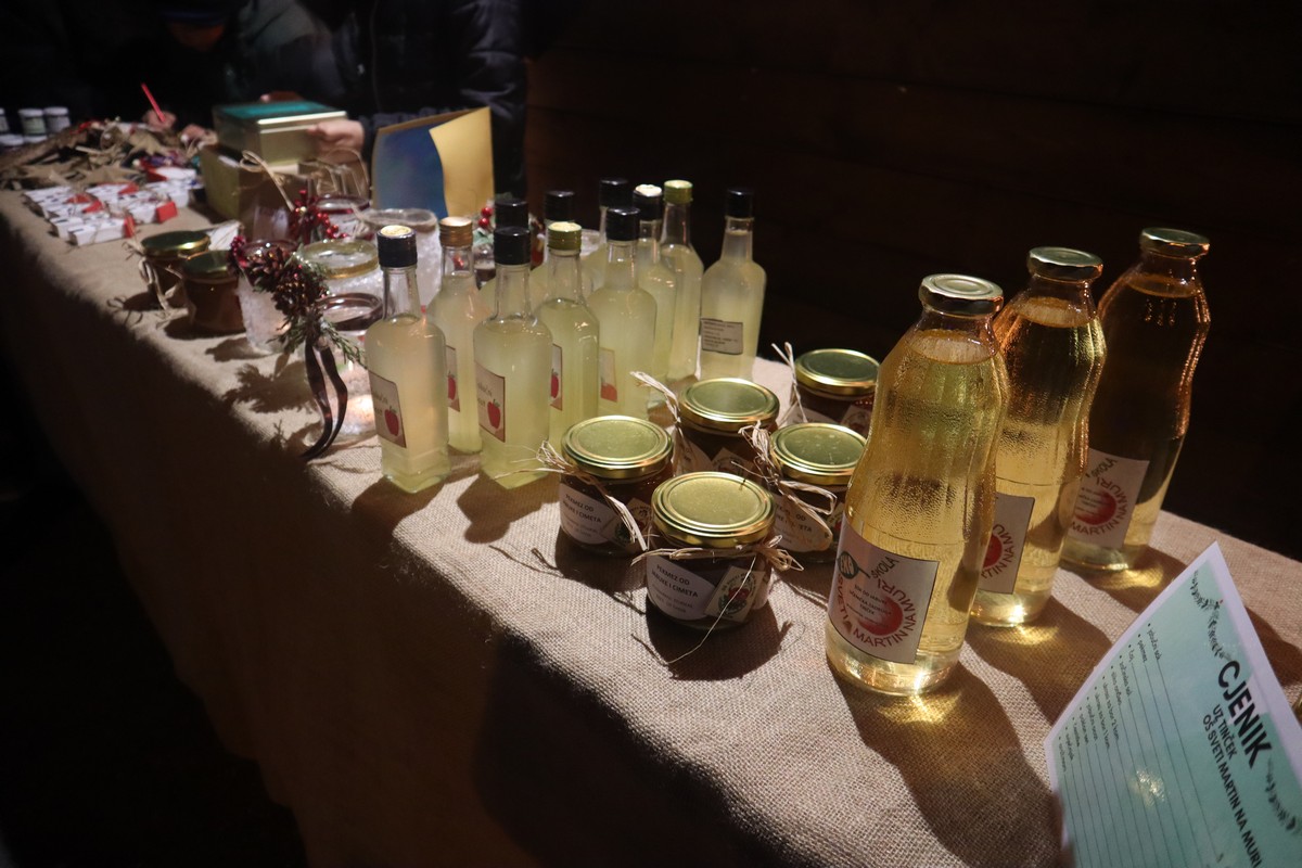 FOTO Na adventskom vijencu u centru Svetog Martina na Muri upaljena je još jedna svijeća