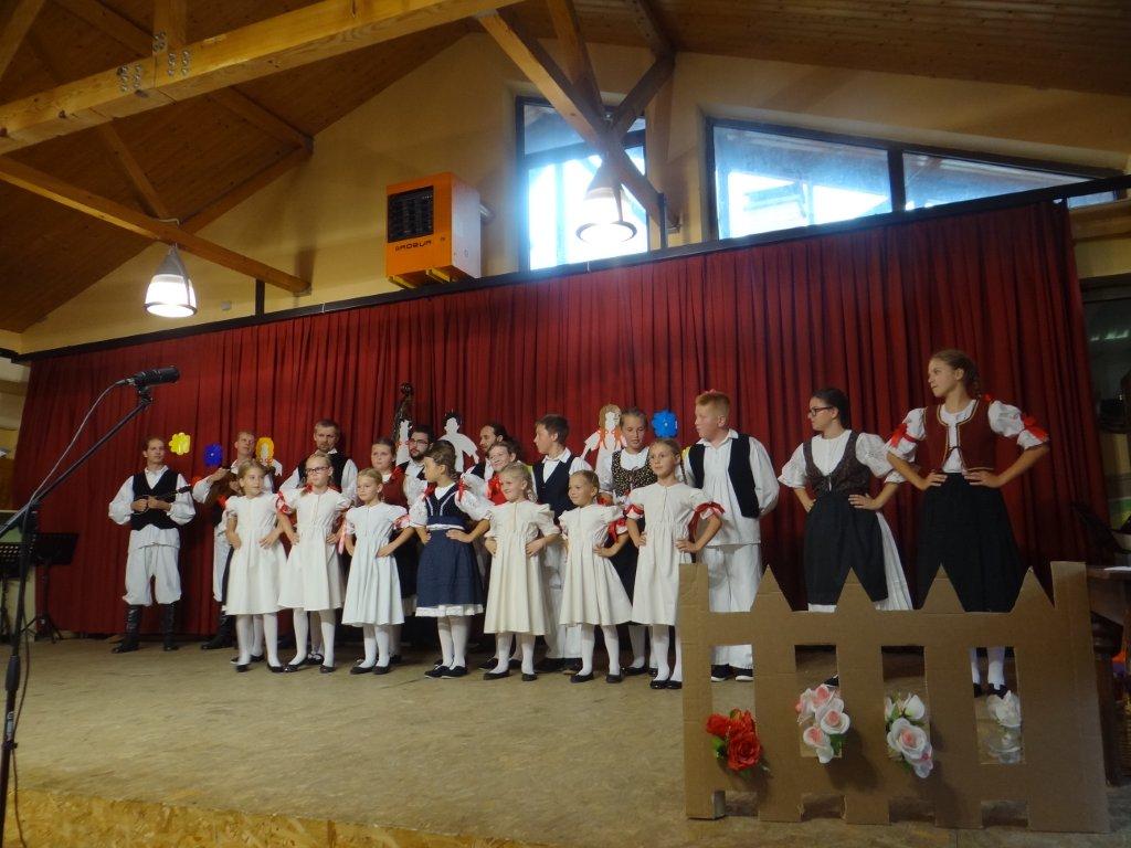 Prvi dječji folklorni susreti u Žiškovcu