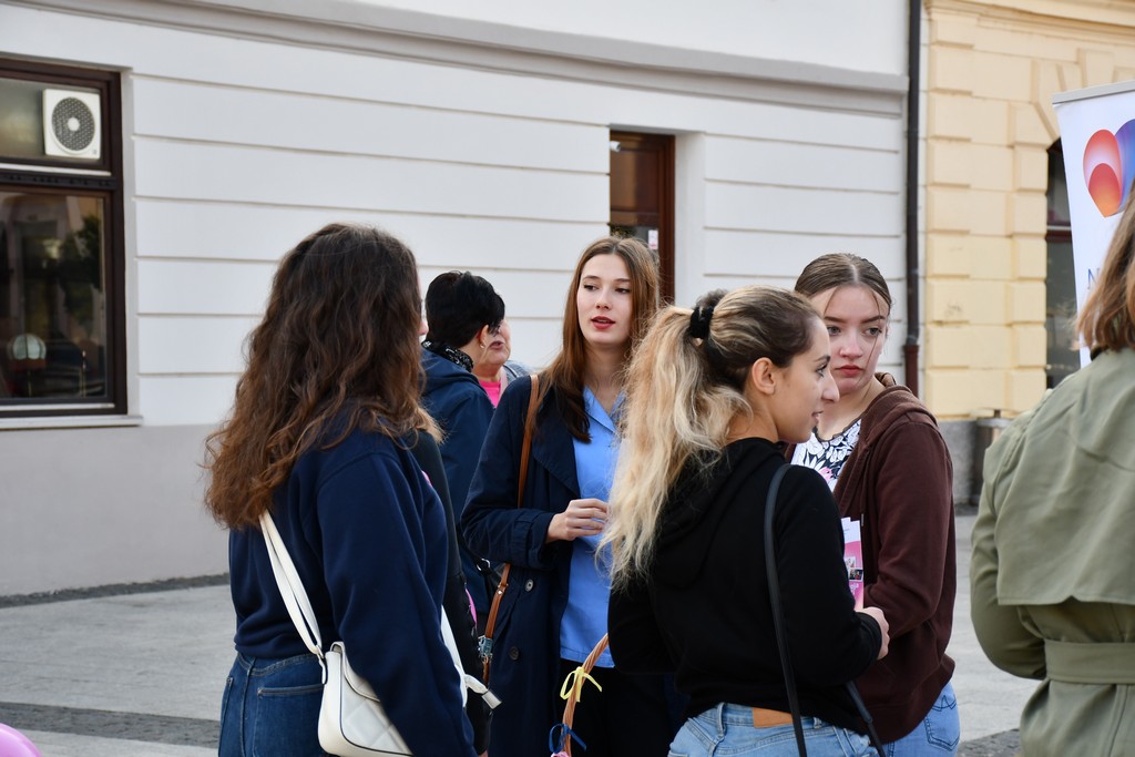 DAN RUŽIČASTE VRPCE Subotnje prijepodne u središtu Čakovca obasjano ružičastim tonovima