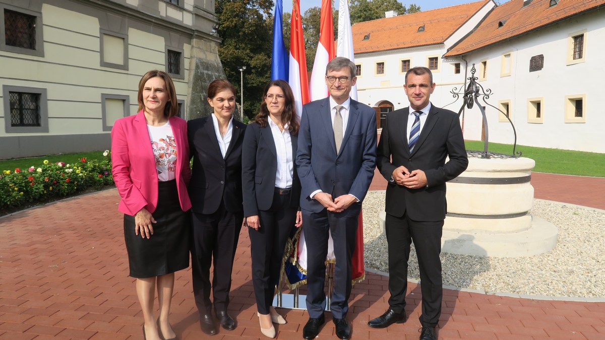 Austrijski veleposlanik u Međimurju, otvoreno pitanje dvostrukog oporezivanja naših ljudi koji rade u Austriji Austrijski veleposlanik u Međimurju, otvoreno pitanje dvostrukog oporezivanja naših ljudi koji rade u Austriji
