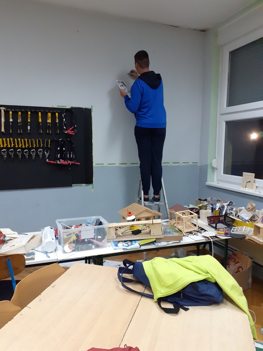 FOTO Vrijeme štrajka učenici iskoristili i dali novo ruho učionici Tehničke kulture u OŠ Domašinec