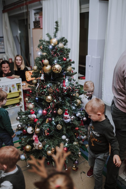 UZBUDLJIVE AKTIVNOSTI Mališani skupine Trešnjice uživali u pravoj Božićnoj čajanci