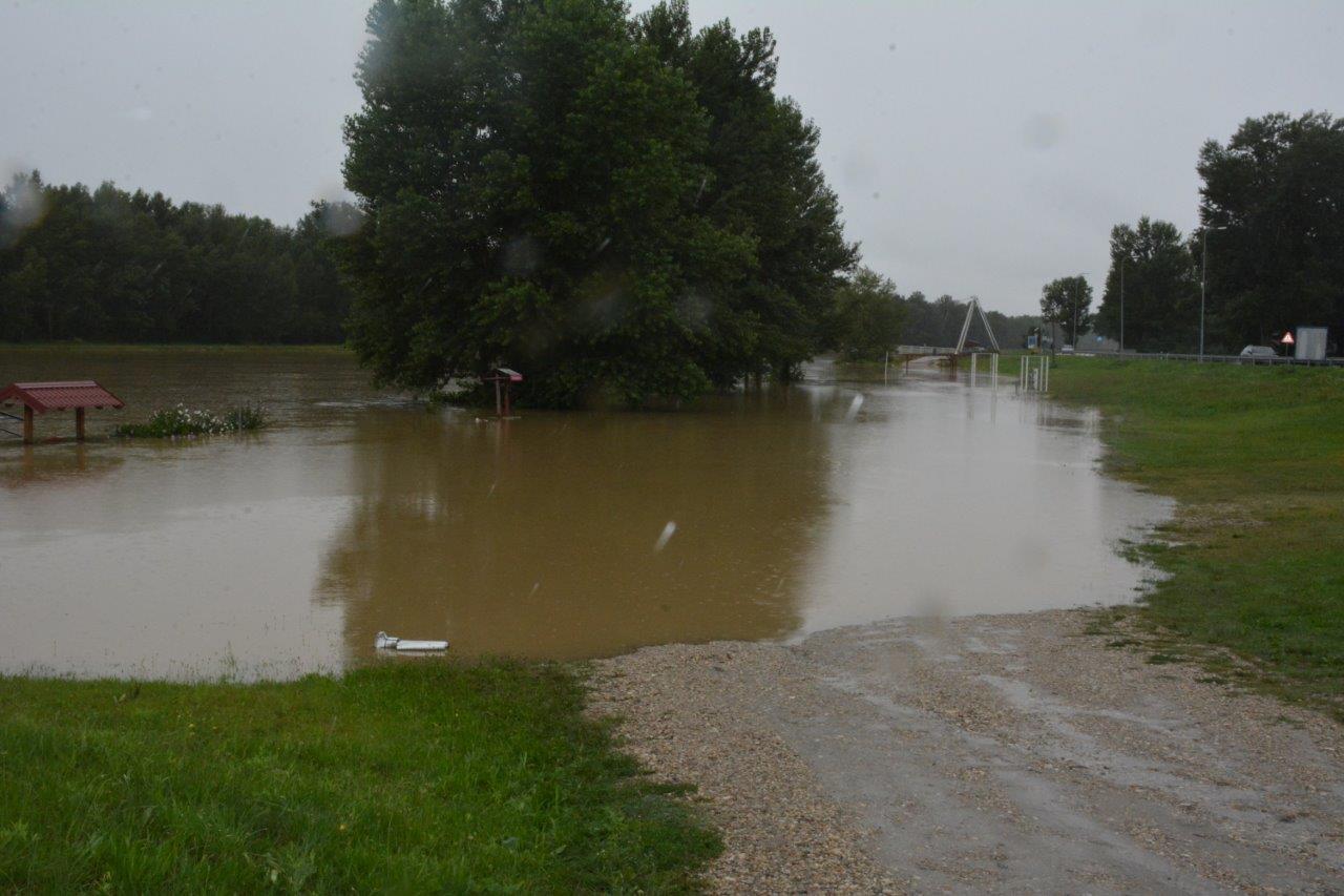 DONJA DUBRAVA Vodostaj Drave napravio svoje, veliki dio površine je već poplavljeno