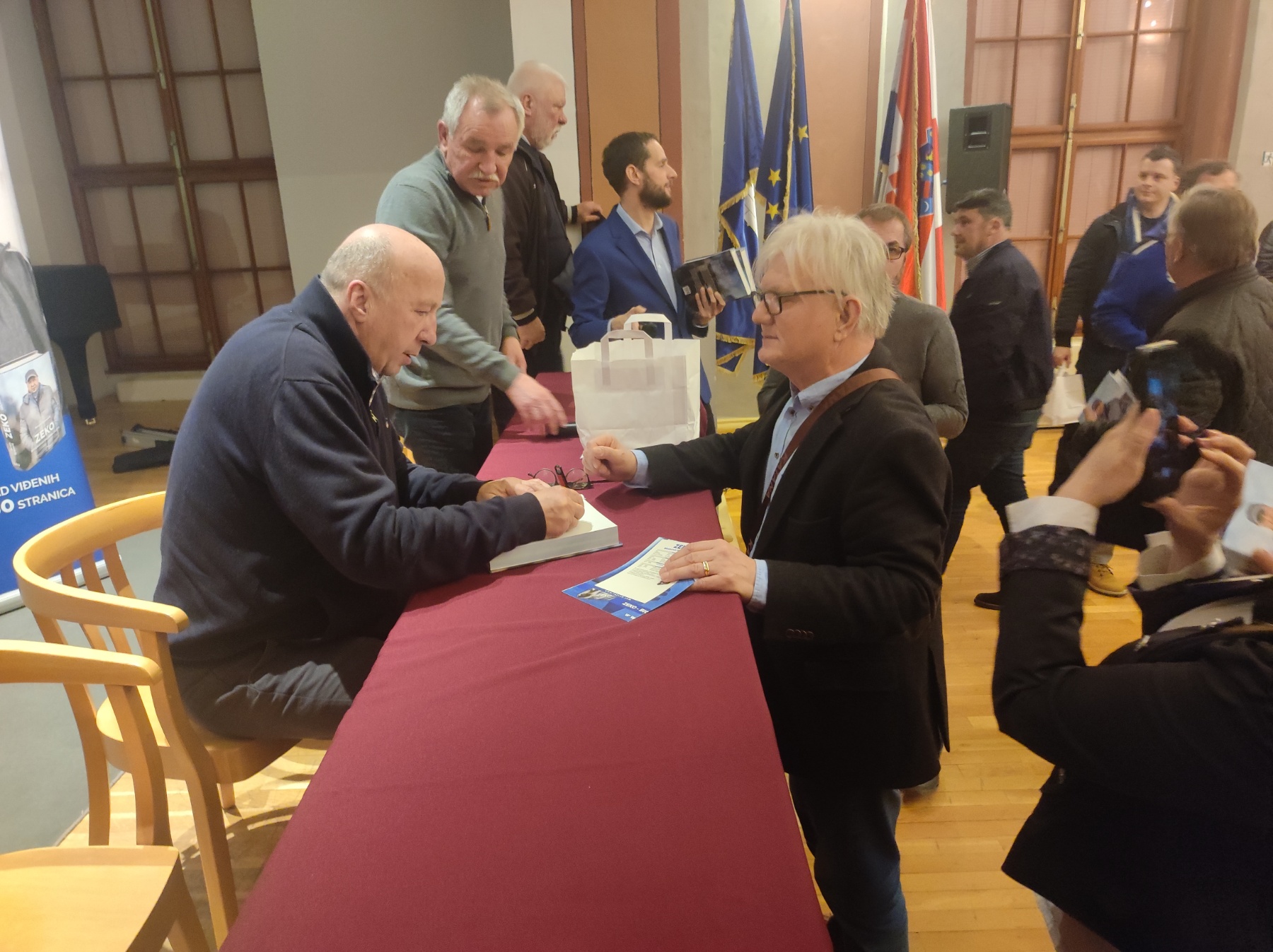 U Čakovcu predstavljena biografija Velimira Zajeca, legende zagrebačkog Dinama