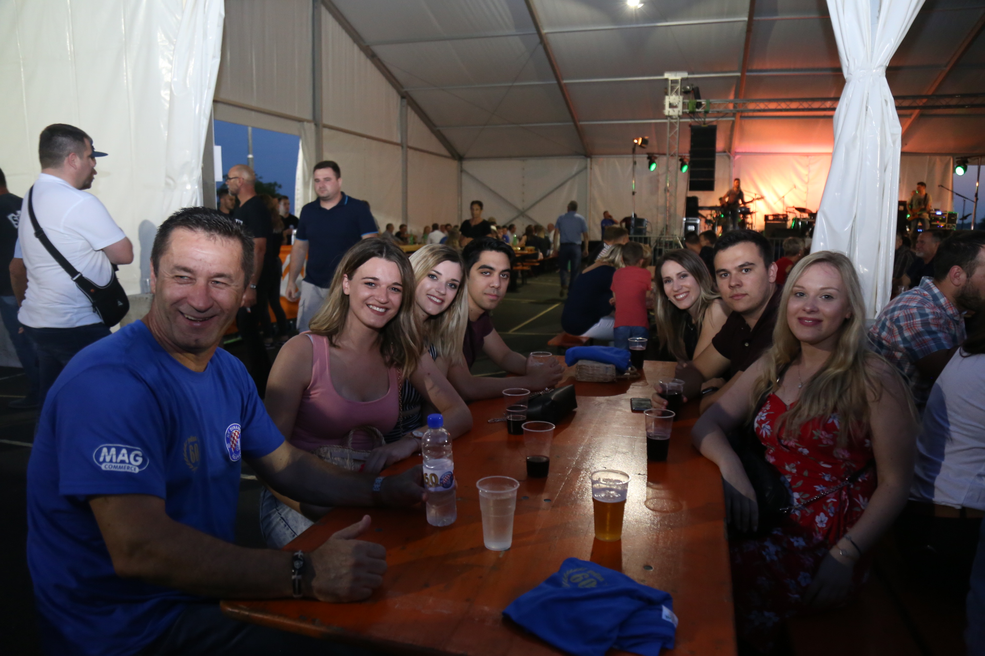 Dani Općine Mala Subotica – koncert Tragova i Crvene jabuke u Palovcu