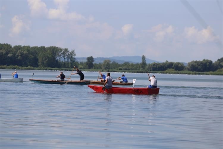 Kontakt policajci predstavili preventivne aktivnosti posjetiteljima ‘Lova na labuđe pero’ Kontakt policajci predstavili preventivne aktivnosti posjetiteljima ‘Lova na labuđe pero’