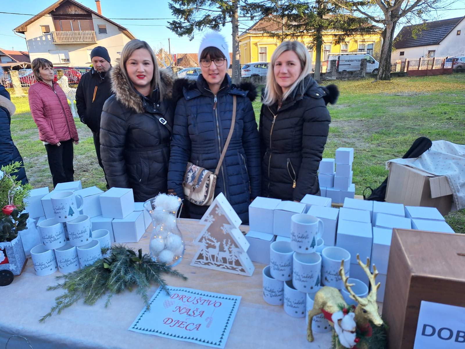 FOTO/VIDEO Pogledajte blagdansku atmosferu Božićnog sajma u Donjoj Dubravi