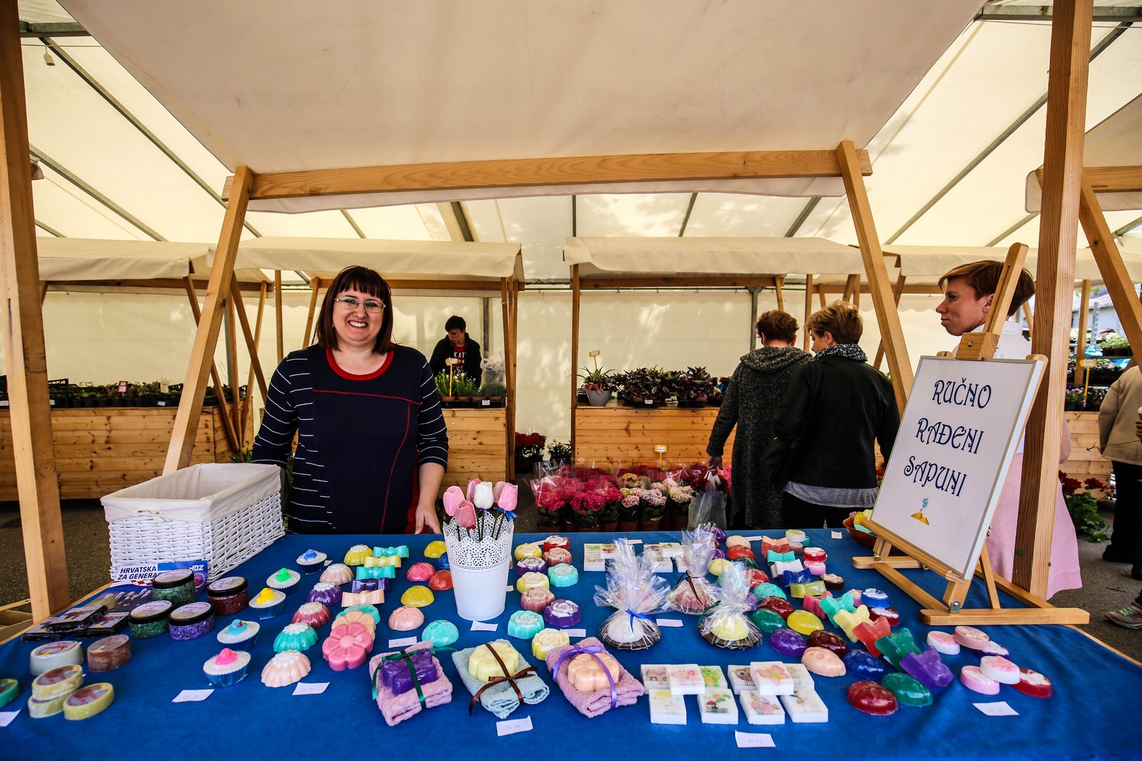 Murskim Središćem jutros se širio miris gulaša i cvijeća