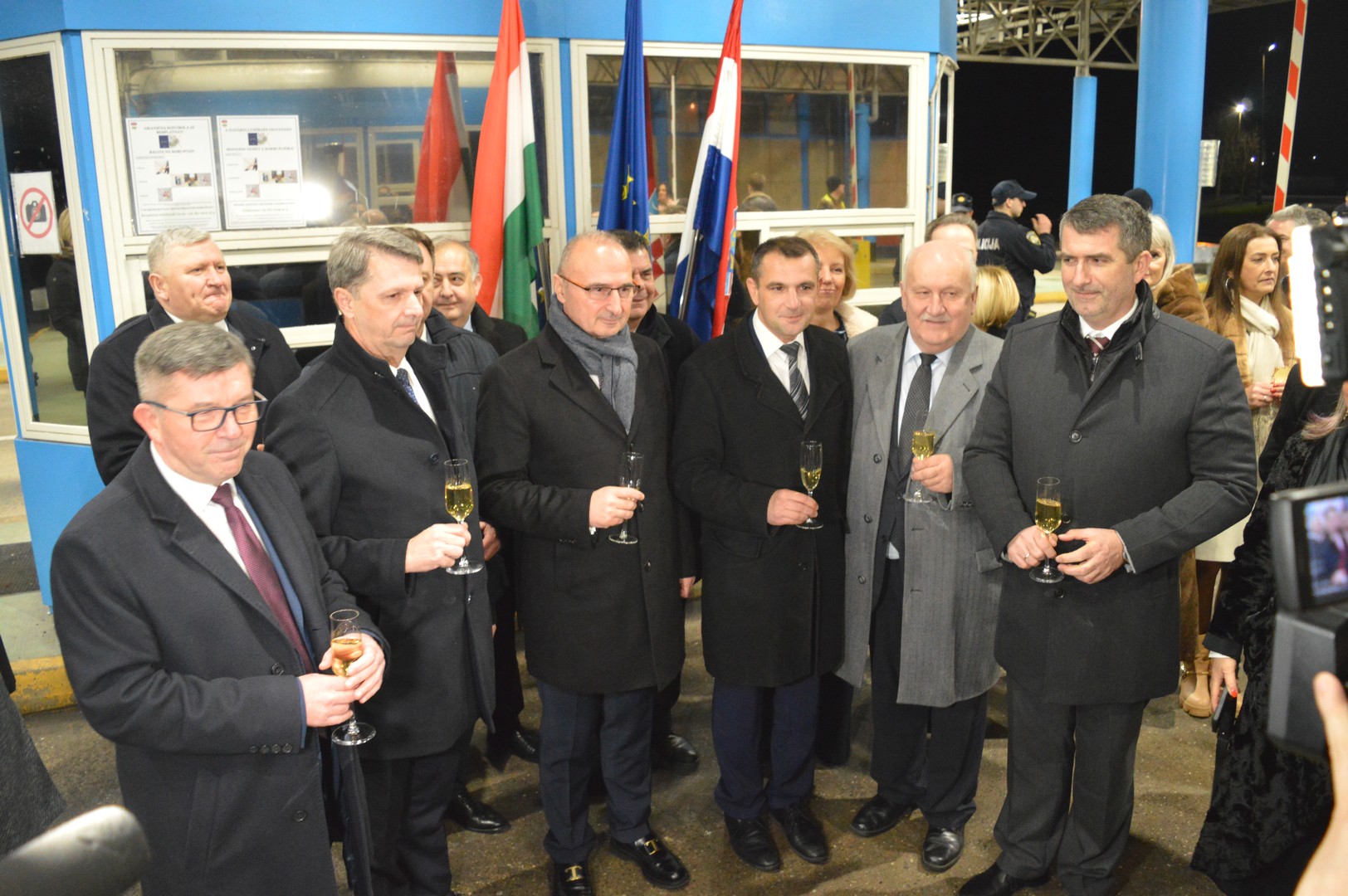 Doček na granici u Goričanu: Ušli smo u Schengen, stigao i ministar Grlić Radman