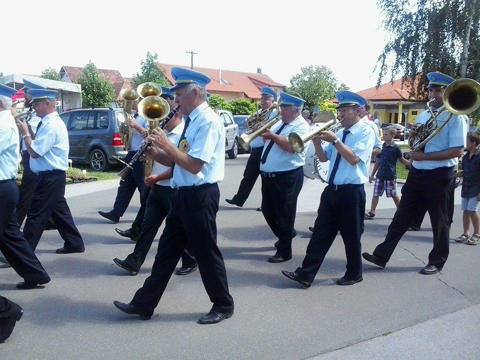 1042866010202621337076828378721