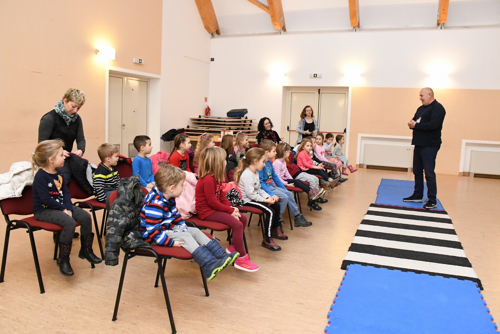 MALA PROMETNA ŠKOLA Vrtićarci DV Suncokret Strahoninec učili o sigurnosti u prometu