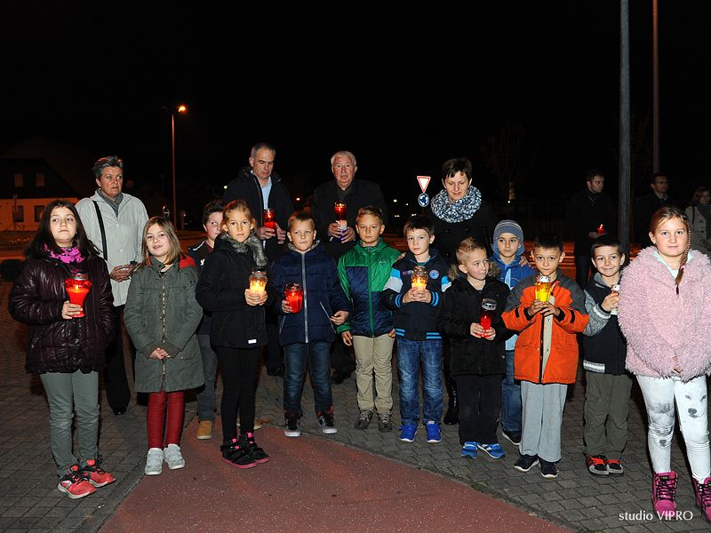 321213572dsc3240728390