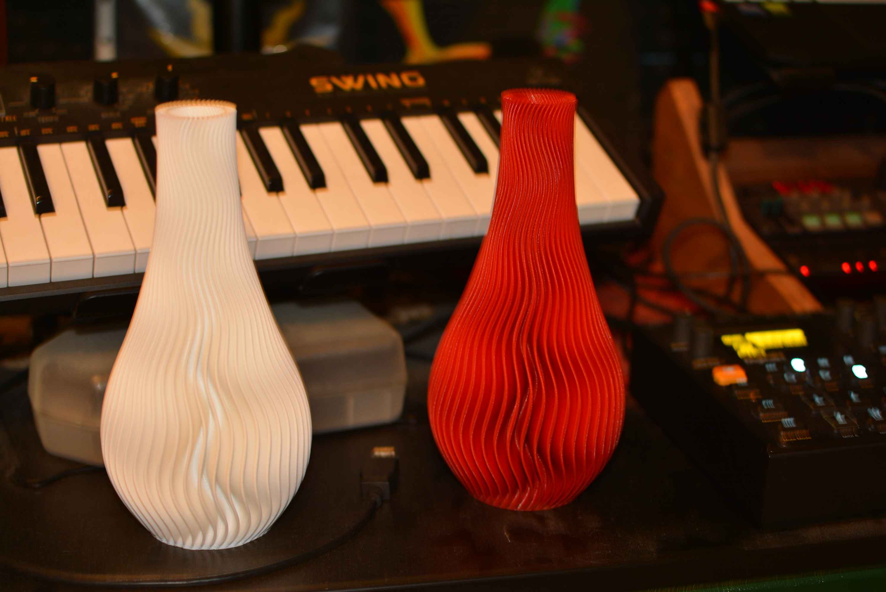 INOVATIVNI MAJSTOR Aleksandar Polanec (34) iz Selnice mixa glazbu od malena i 3D printa predivne spiralne vaze INOVATIVNI MAJSTOR Aleksandar Polanec (34) iz Selnice mixa glazbu od malena i 3D printa predivne spiralne vaze