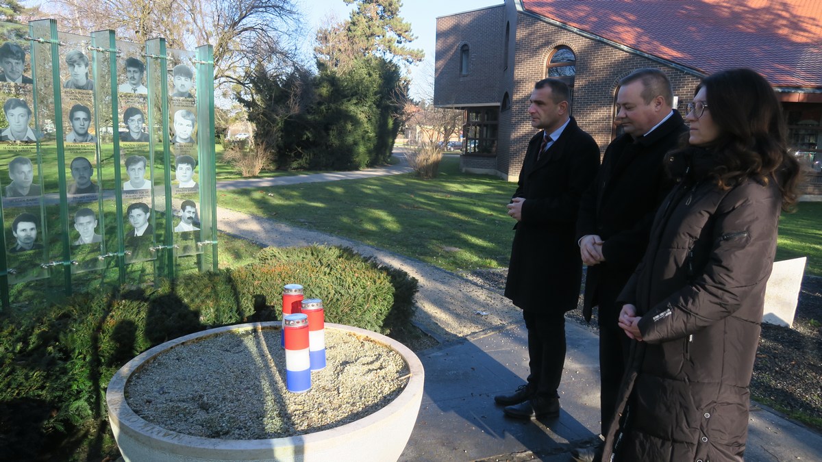 Odana počast braniteljima uz obljetnicu međunarodnog priznanja Hrvatske