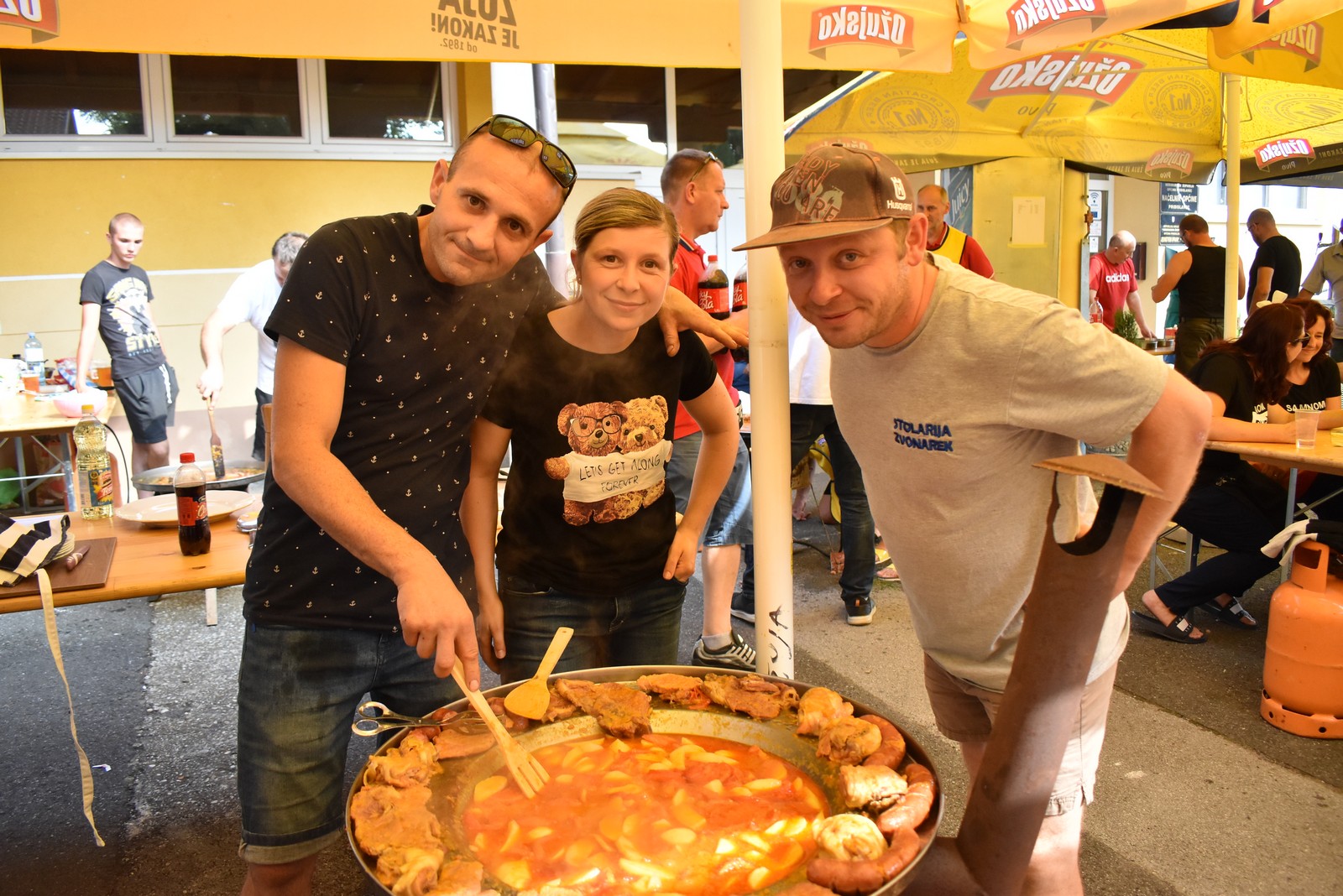Kuhala se grofovska kotlovina u Pribislavcu, pobijedila ekipa Škola zdravog života