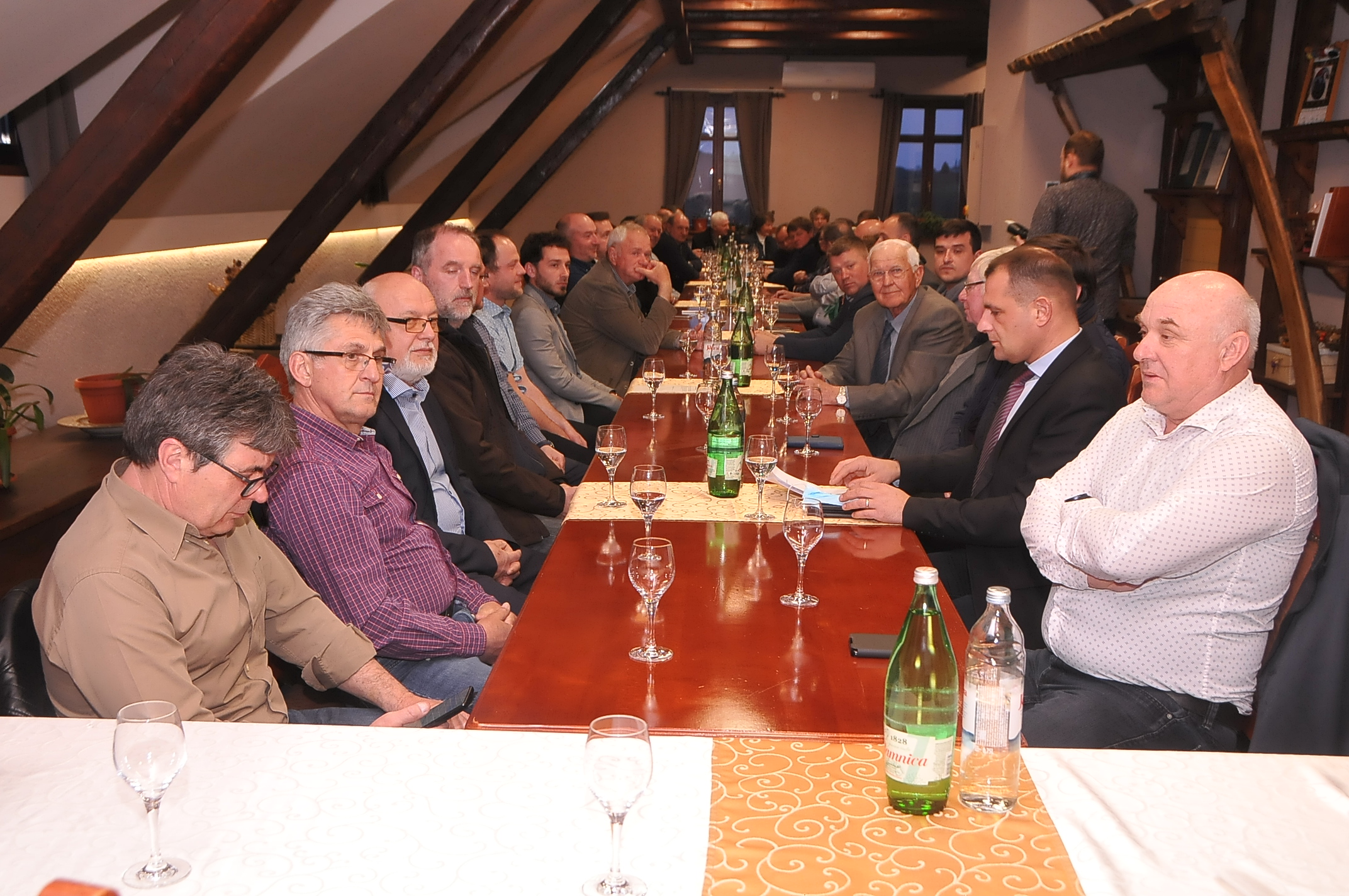 DRUŠTVO ‘HORTUS CROATIAE’ SLAVI 30 GODINA Ponosni na prvih 30, s novim elanom kroče u budućnost DRUŠTVO ‘HORTUS CROATIAE’ SLAVI 30 GODINA Ponosni na prvih 30, s novim elanom kroče u budućnost