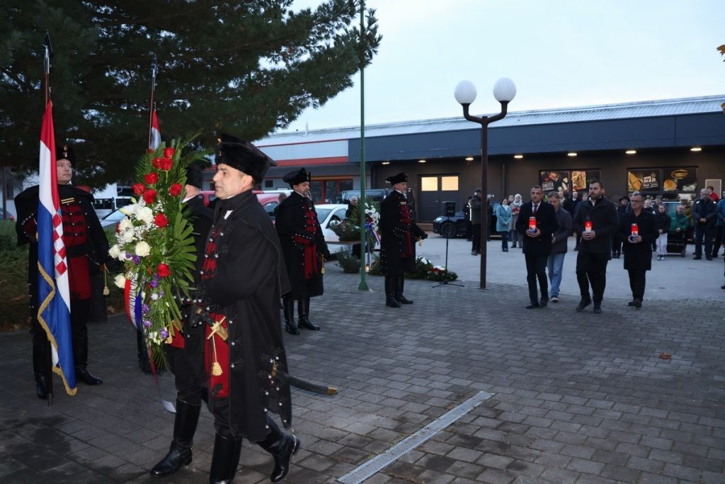 GORNJI KURŠANEC Obilježena 359. obljetnica pogibije velikana Međimurja Nikole VII. Zrinskog GORNJI KURŠANEC Obilježena 359. obljetnica pogibije velikana Međimurja Nikole VII. Zrinskog