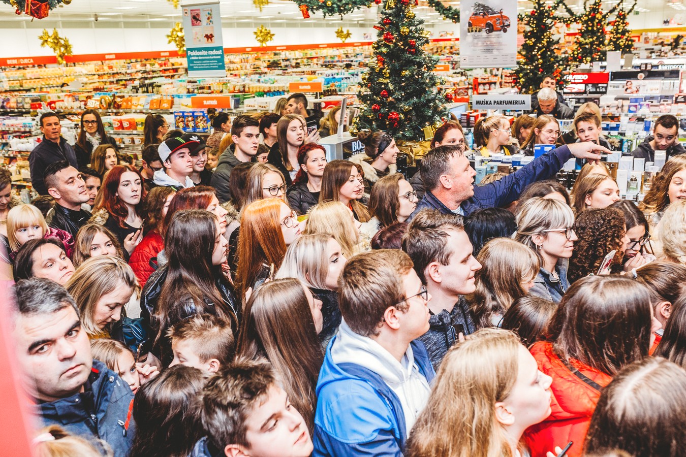 Maju Šuput u Galeriji Sjever dočekali brojni obožavatelji