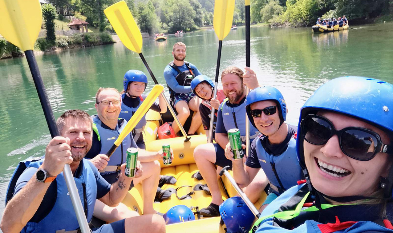Raftingom po Uni, Labudovi se pripremali za Lov na labuđe pero