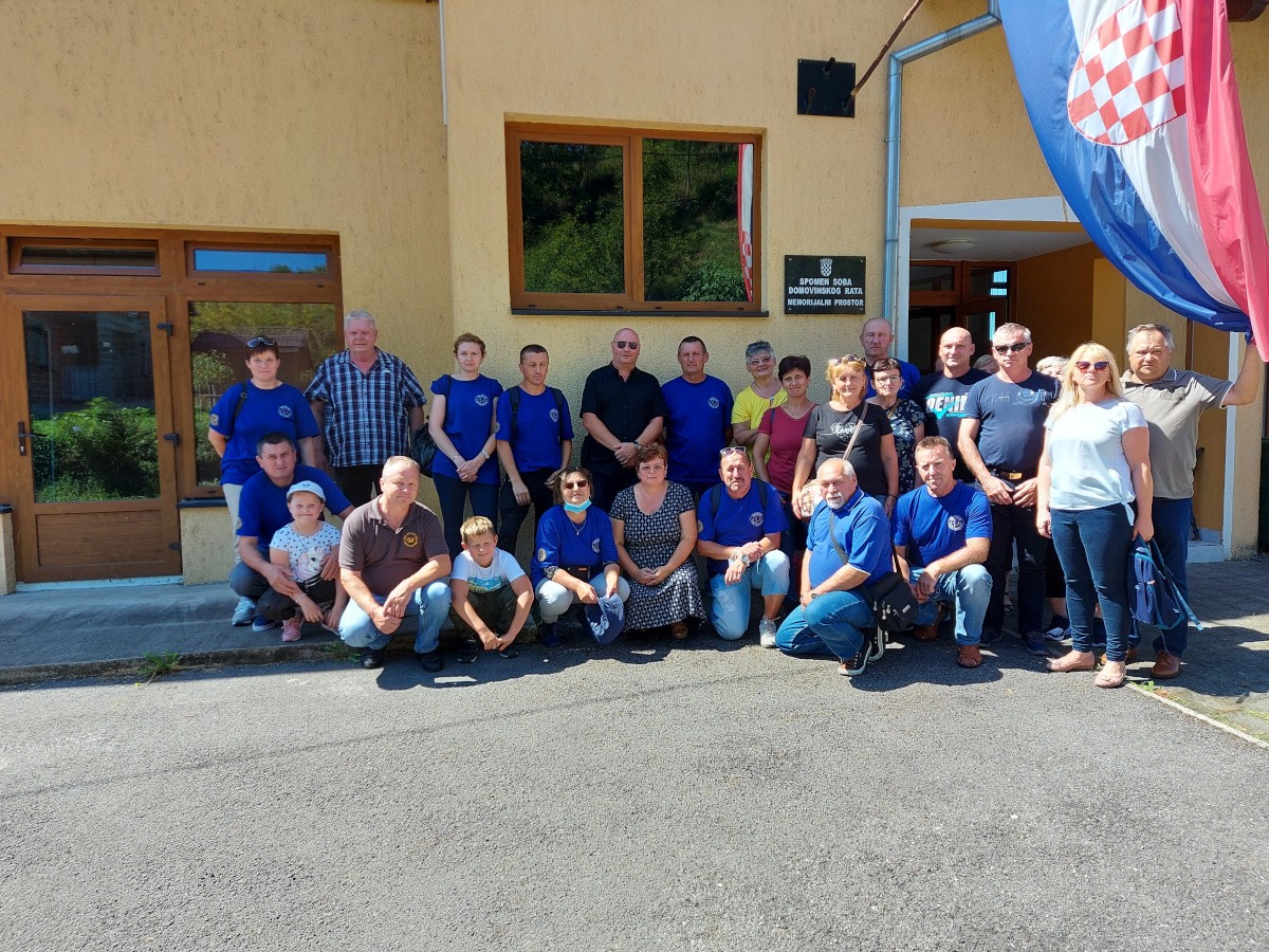 FOTO Društvo ‘Veteran’ povodom Oluje obišlo donje Pounje gdje je ratovalo prije 26 godina