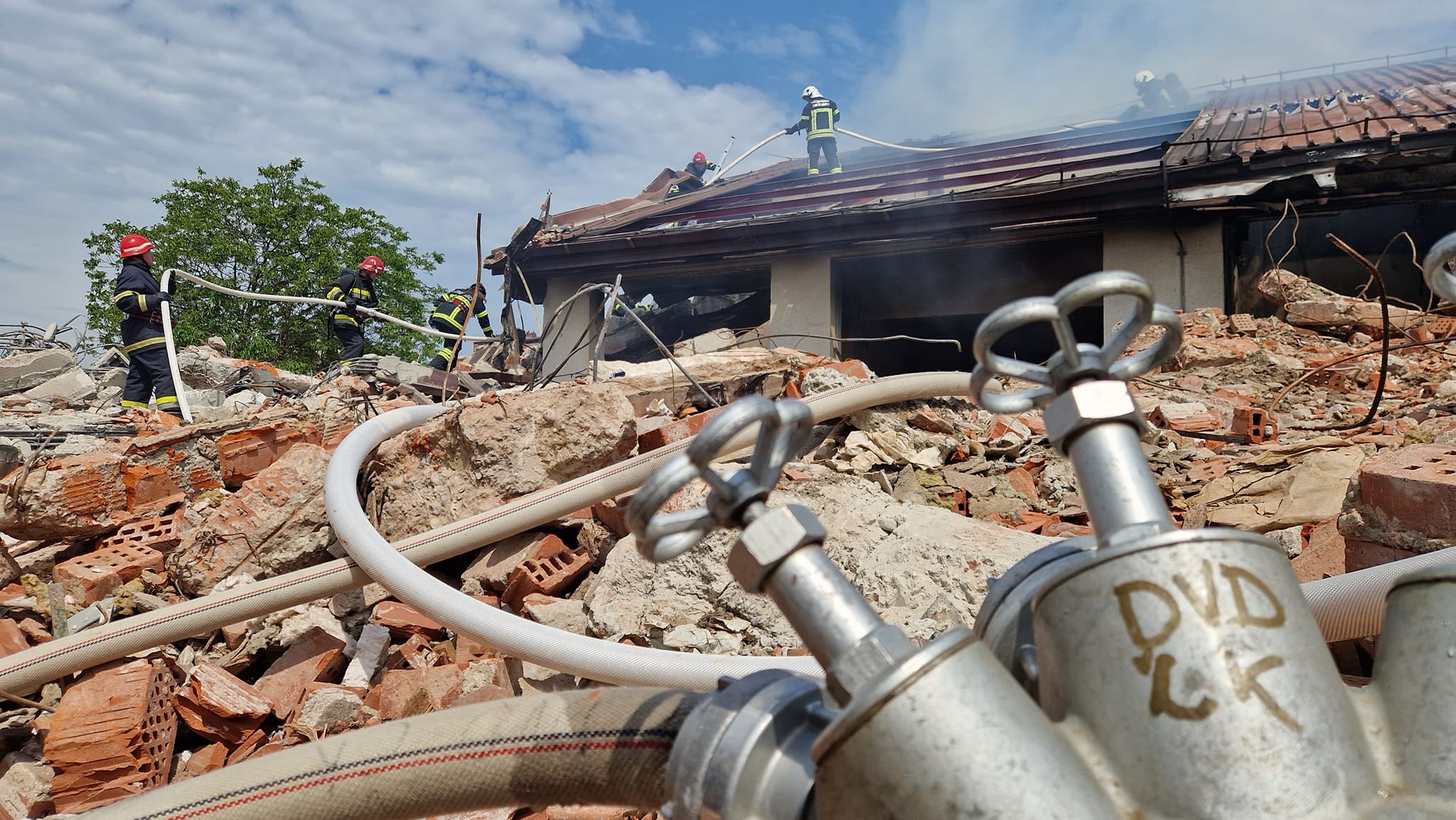 DVD ČAKOVEC Ujutro su imali defile vozila Vatrogasne zajednice, a popodne gasili požar DVD ČAKOVEC Ujutro su imali defile vozila Vatrogasne zajednice, a popodne gasili požar