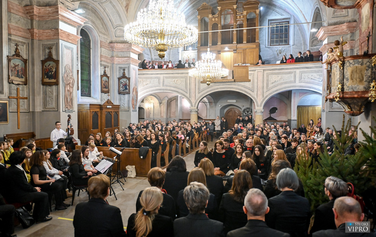 Održan tradicionalni božićni koncert svih zborova s područja Grada Preloga
