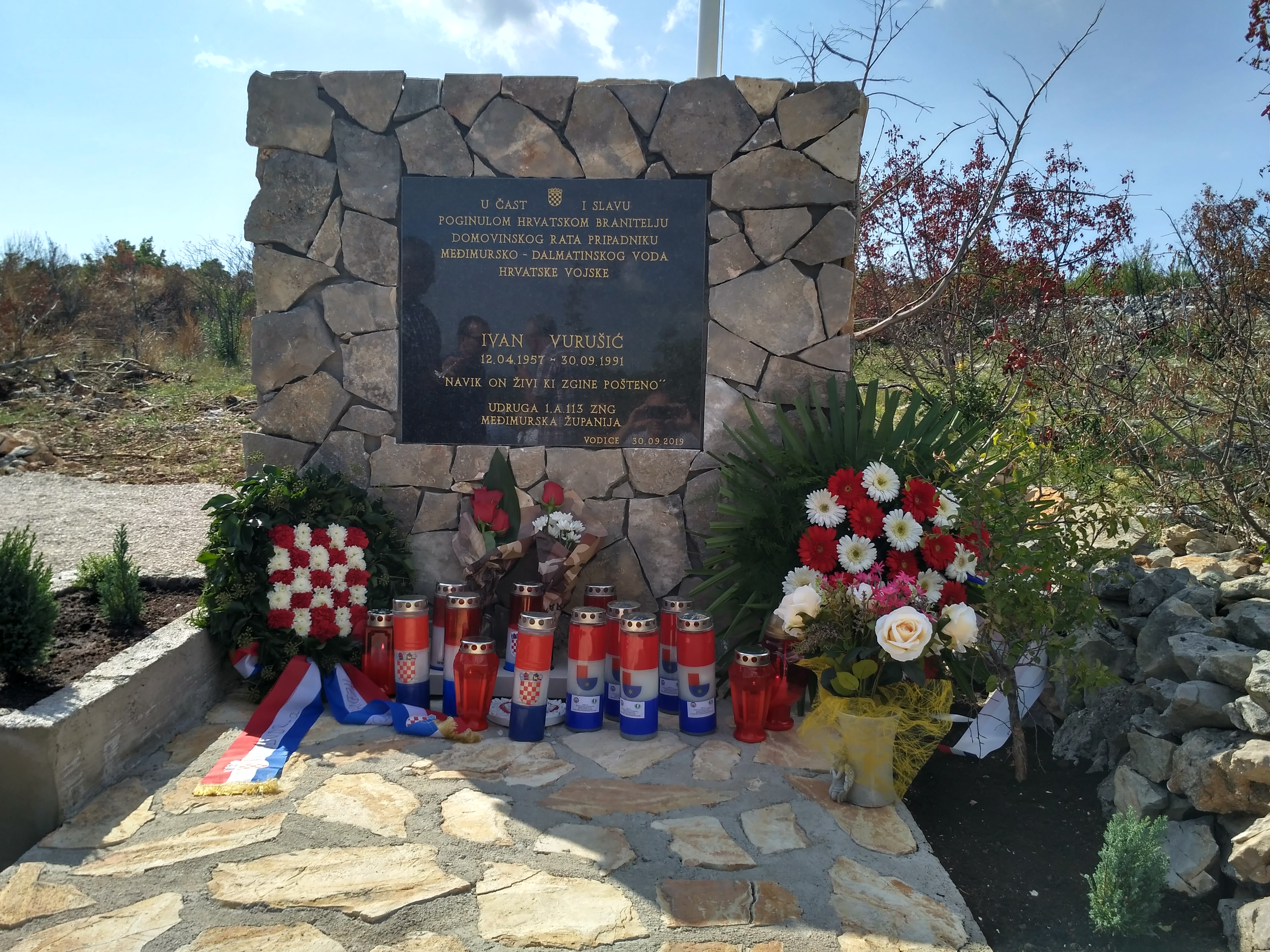 U Vodičkom zaleđu otkriven spomenik zapovjedniku Ivanu Vurušiću