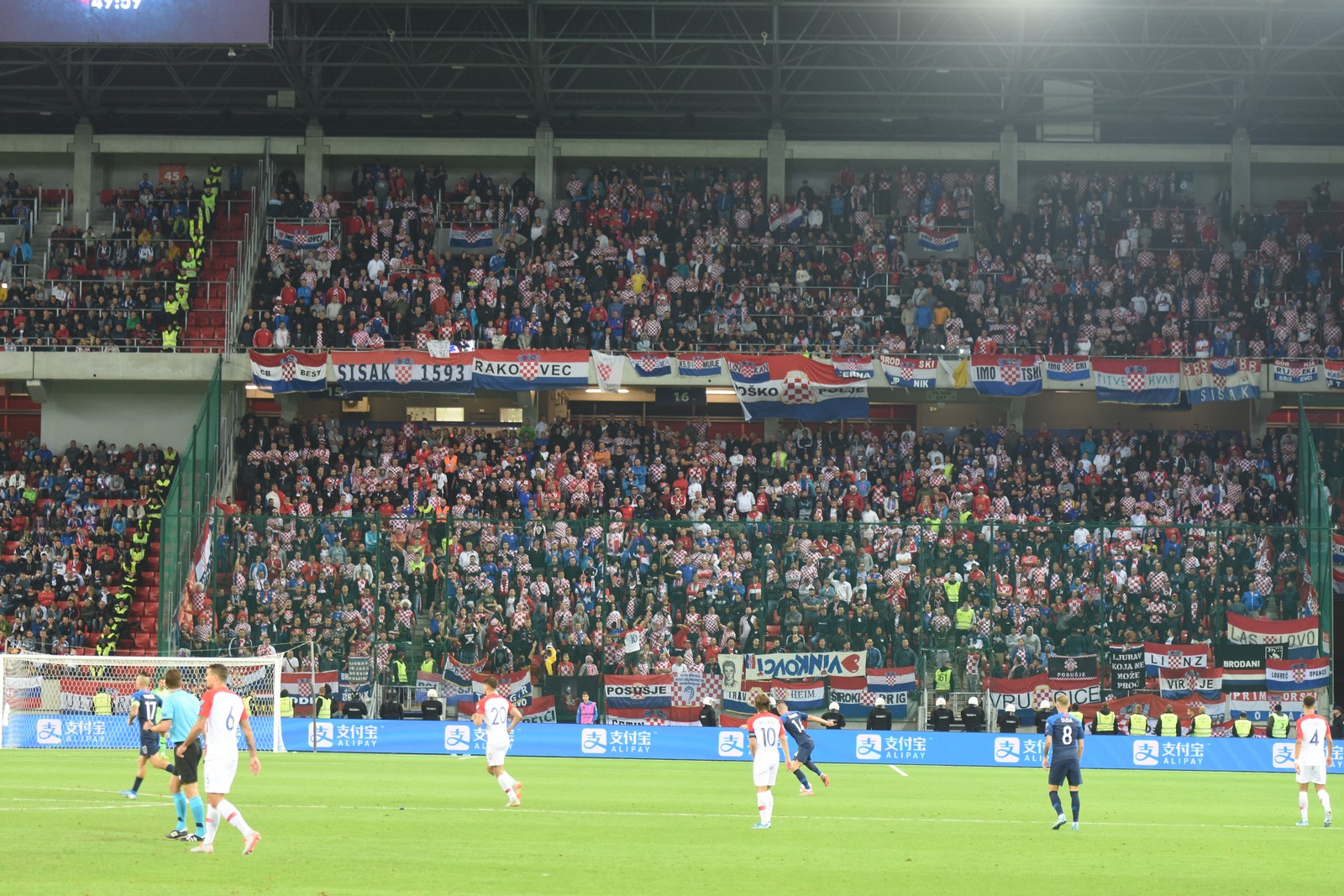 Image 3833557 (auto) Image 3833557 (auto)