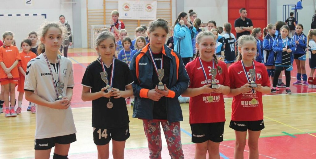 najboljapetorka2007579347