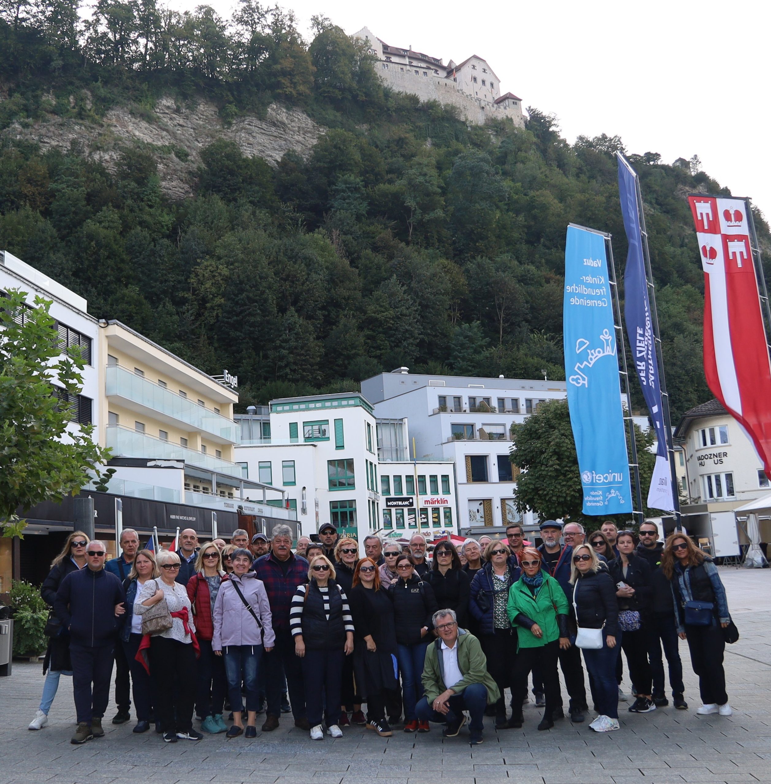 Članovi Društva građevinskih inženjera i tehničara Međimurja proputovali Njemačku, Švicarsku i Lihtenštajn (1) Članovi Društva građevinskih inženjera i tehničara Međimurja proputovali Njemačku, Švicarsku i Lihtenštajn (1)