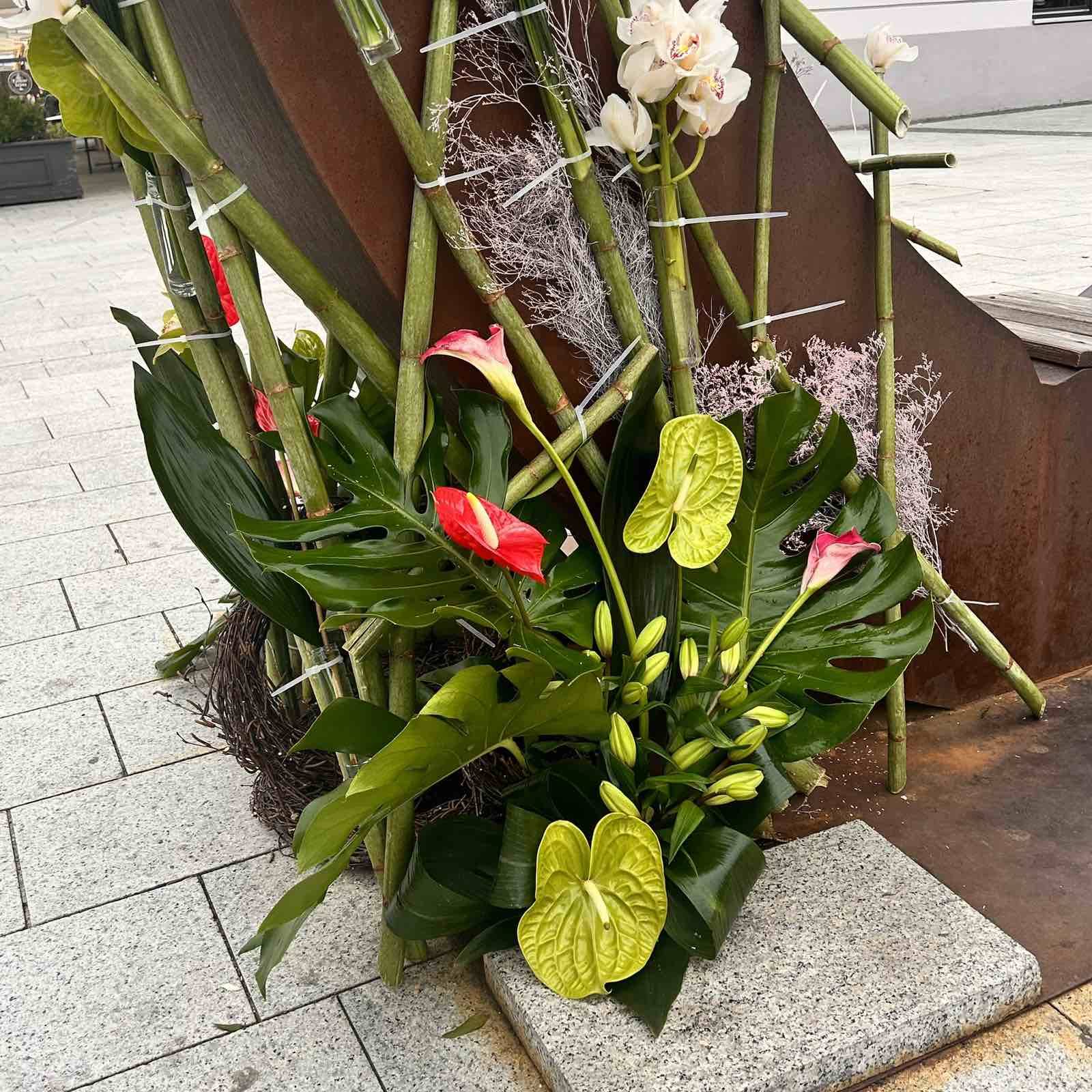 Povodom Festivala cvijeća, jagoda i tradicije u Čakovcu, učenice 1. CG, 2. KC i naša državna prvakinja u disciplini cvjećarstvo Marija Škoda izradile su prekrasnu cvjetnu instalaciju pod vodstvom mentorica Karmela Radošević i Renata Komes Sušec